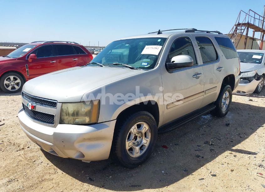 Photo 2 of 2007 Chevrolet Tahoe LT (VIN 1GNFC13077R332002)