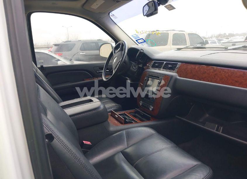 Photo 5 of 2008 Chevrolet Tahoe LTZ (VIN 1GNFC13078R127362)