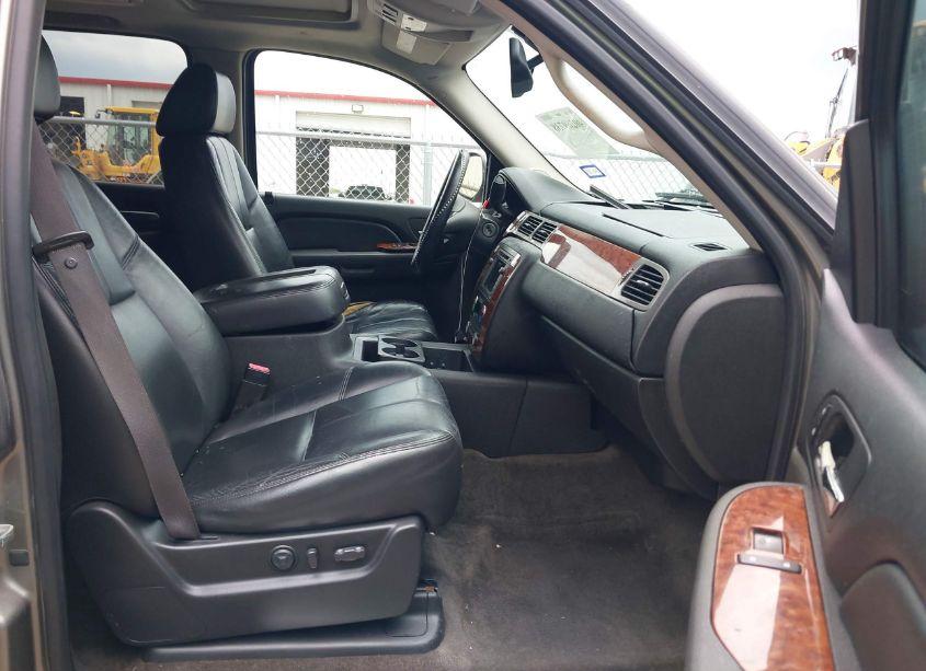 Photo 5 of 2008 Chevrolet Tahoe LT (VIN 1GNFC13078R150978)