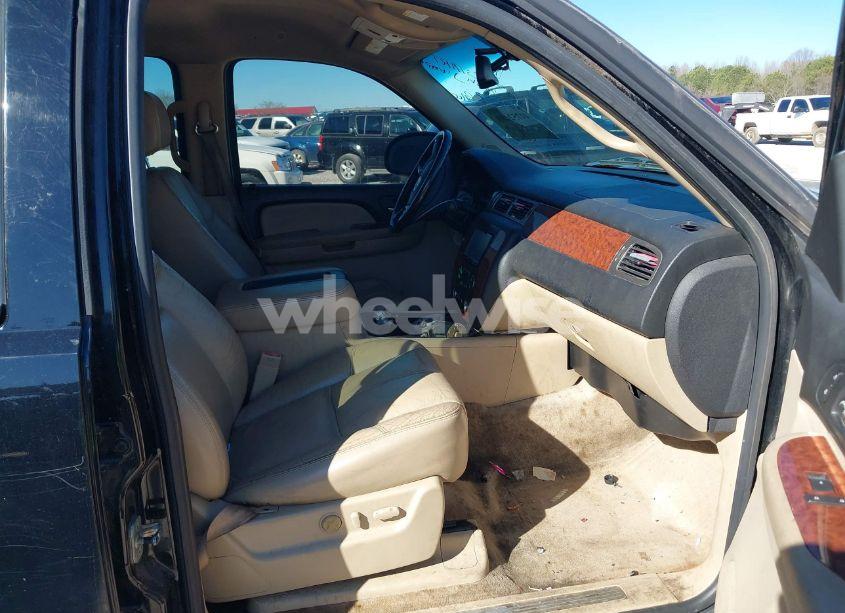 Photo 5 of 2007 Chevrolet Tahoe LT (VIN 1GNFC13087J391798)