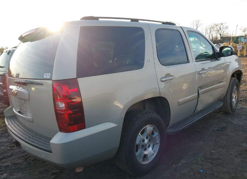 Photo 4 of 2007 Chevrolet Tahoe LT (VIN 1GNFC13087R158117)