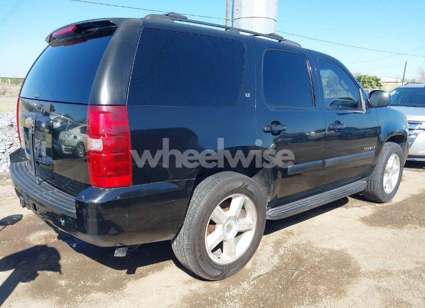 Photo 4 of 2007 Chevrolet Tahoe LT (VIN 1GNFC13087R209440)