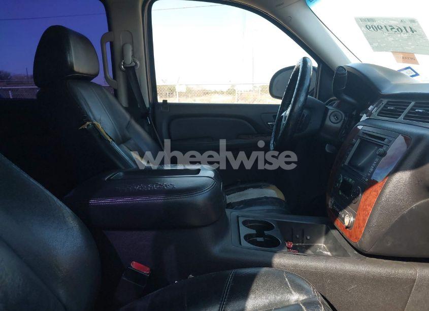 Photo 5 of 2007 Chevrolet Tahoe LT (VIN 1GNFC13087R209440)