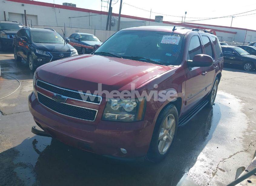 Photo 2 of 2007 Chevrolet Tahoe LT (VIN 1GNFC13087R290102)