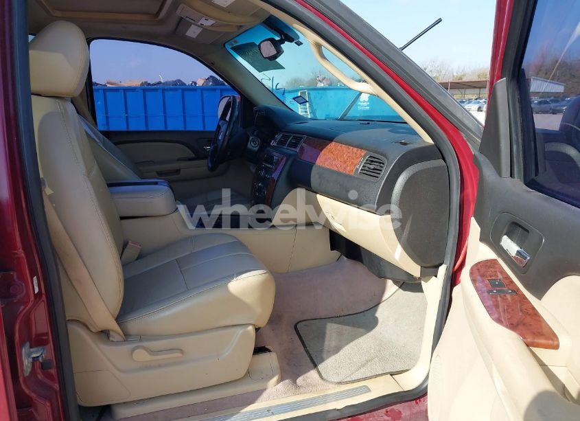 Photo 5 of 2007 Chevrolet Tahoe LT (VIN 1GNFC13087R290102)