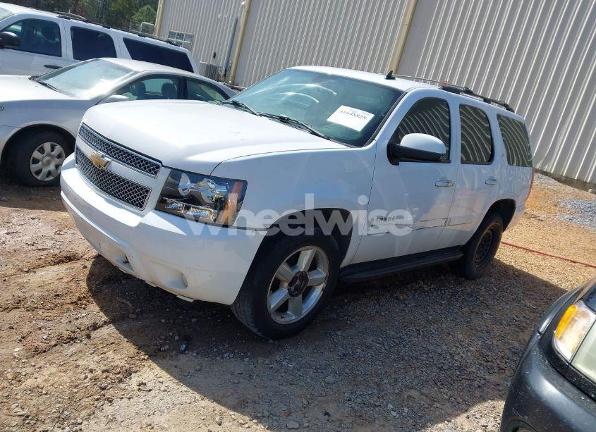 Photo 2 of 2007 Chevrolet Tahoe LT (VIN 1GNFC13087R374744)