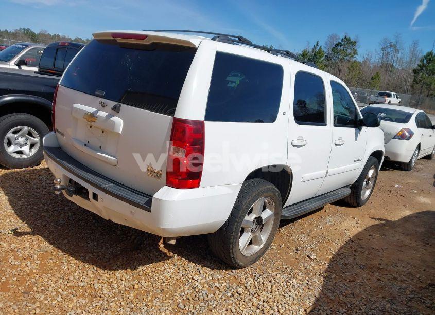 Photo 4 of 2007 Chevrolet Tahoe LT (VIN 1GNFC13087R374744)