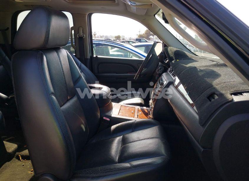 Photo 5 of 2007 Chevrolet Tahoe LTZ (VIN 1GNFC13087R389132)