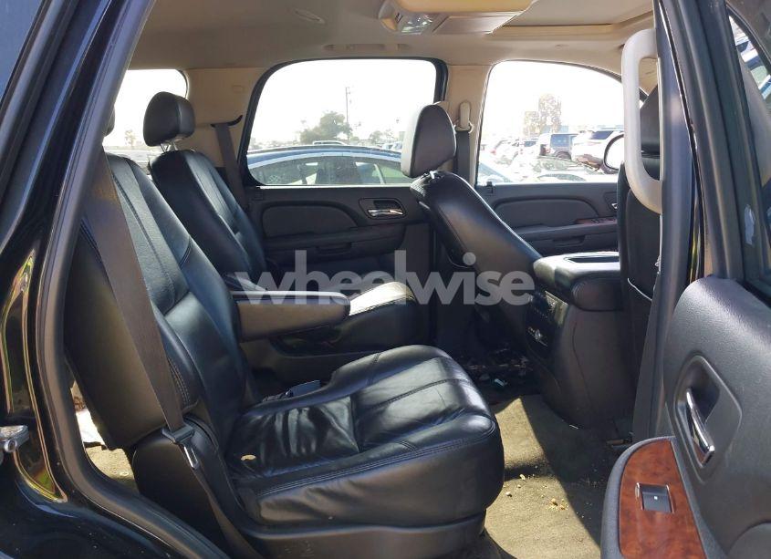 Photo 8 of 2007 Chevrolet Tahoe LTZ (VIN 1GNFC13087R389132)