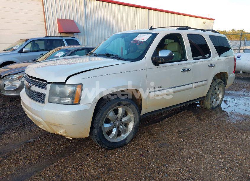 Photo 2 of 2008 Chevrolet Tahoe LTZ (VIN 1GNFC13088R183813)