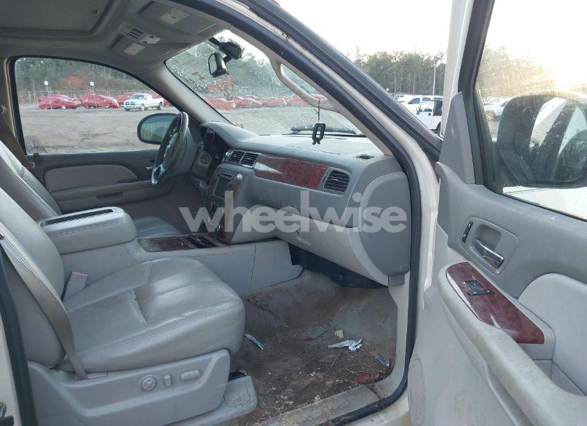 Photo 5 of 2008 Chevrolet Tahoe LTZ (VIN 1GNFC13088R183813)