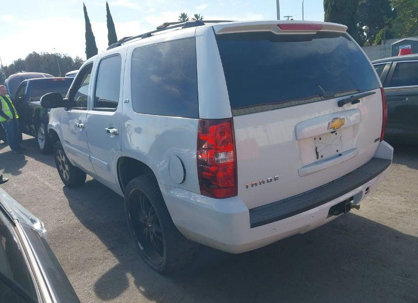 Photo 3 of 2007 Chevrolet Tahoe LTZ (VIN 1GNFC13097J350502)