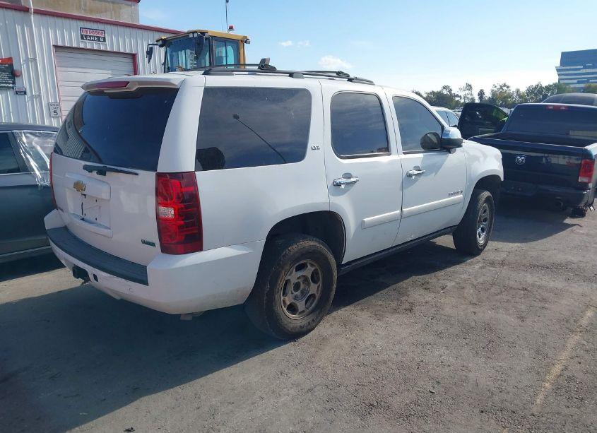 Photo 4 of 2007 Chevrolet Tahoe LTZ (VIN 1GNFC13097J350502)