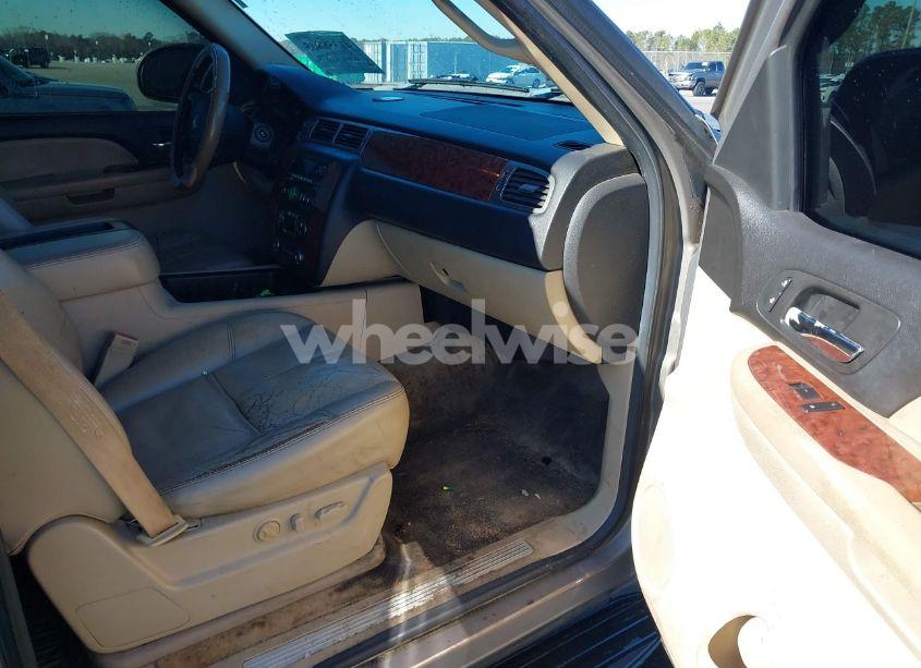Photo 5 of 2007 Chevrolet Tahoe LT (VIN 1GNFC13097R145487)