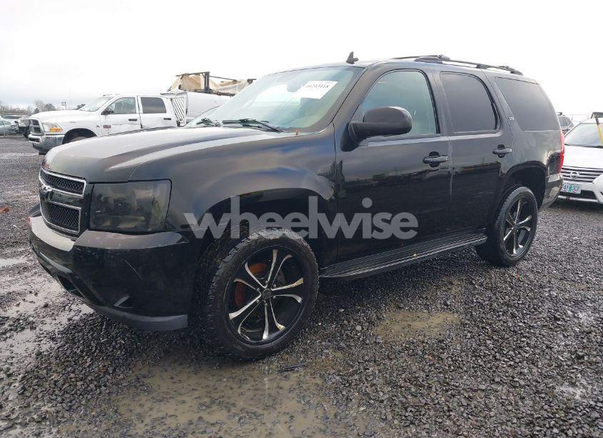 Photo 2 of 2007 Chevrolet Tahoe LT (VIN 1GNFC13097R179025)