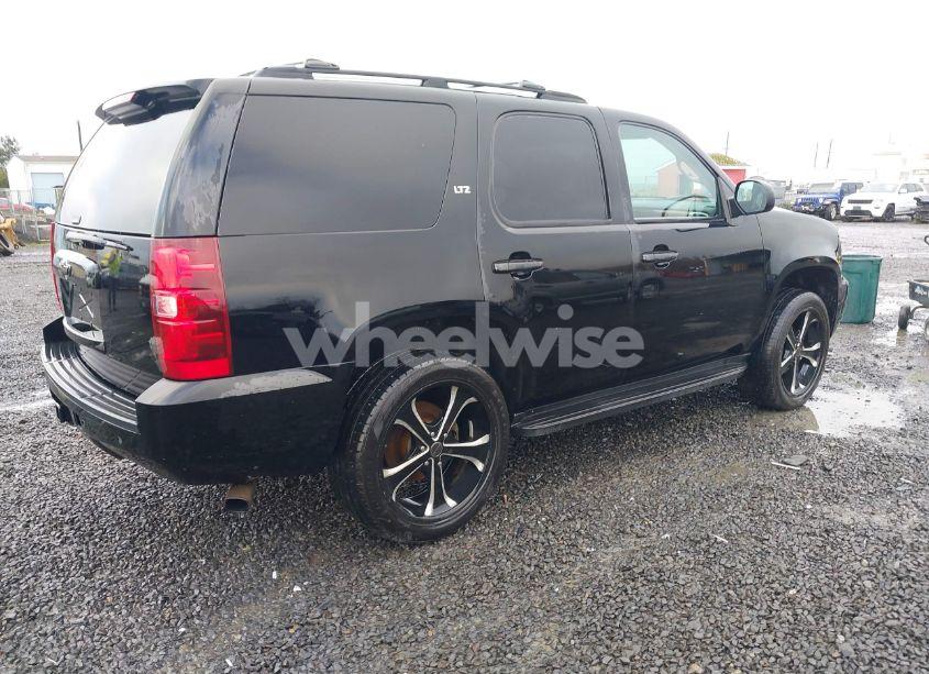 Photo 4 of 2007 Chevrolet Tahoe LT (VIN 1GNFC13097R179025)