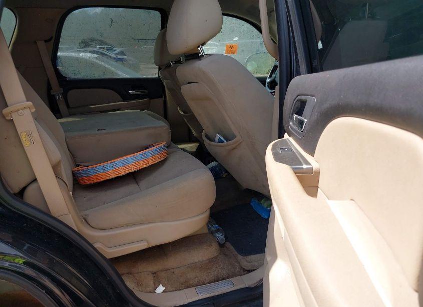 Photo 8 of 2007 Chevrolet Tahoe LS (VIN 1GNFC13097R191661)