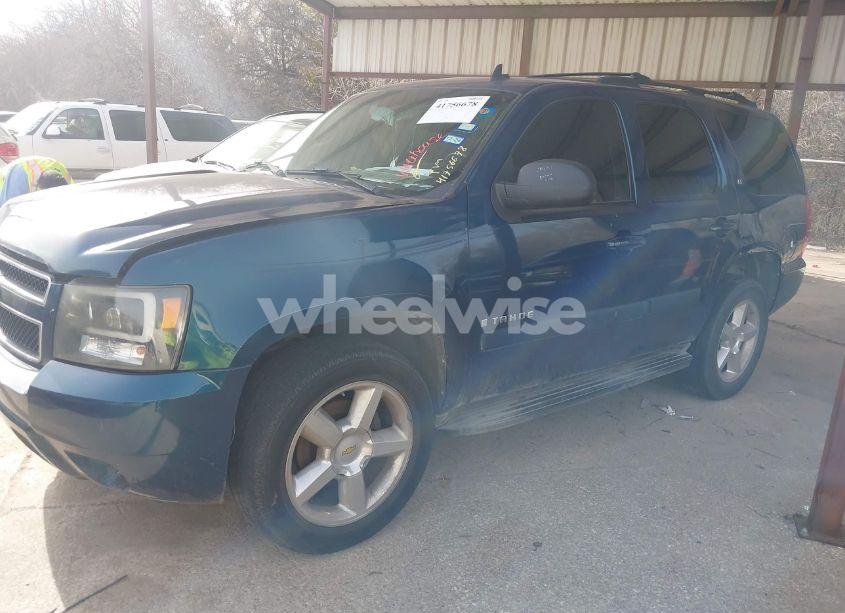 Photo 2 of 2007 Chevrolet Tahoe LT (VIN 1GNFC13097R258677)