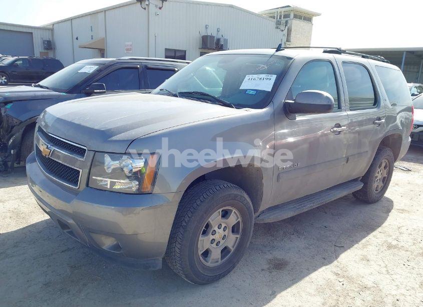Photo 2 of 2007 Chevrolet Tahoe LT (VIN 1GNFC13097R278010)