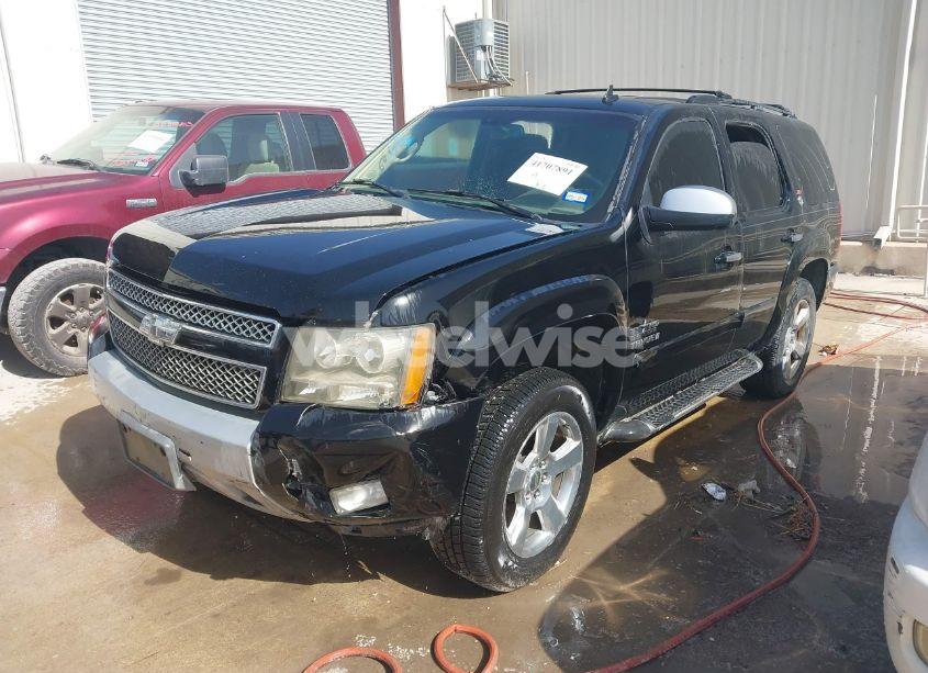 Photo 2 of 2007 Chevrolet Tahoe LT (VIN 1GNFC13097R415527)