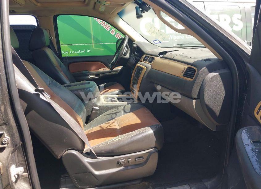 Photo 5 of 2007 Chevrolet Tahoe LT (VIN 1GNFC13097R415527)