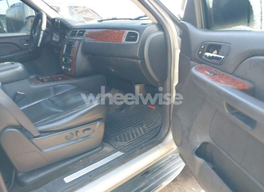 Photo 5 of 2008 Chevrolet Tahoe LTZ (VIN 1GNFC13098R149413)