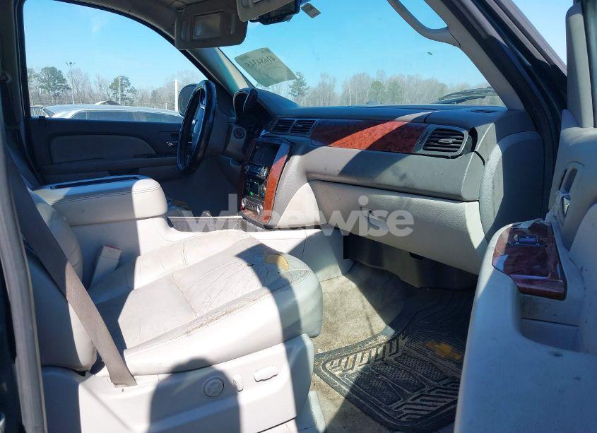 Photo 5 of 2008 Chevrolet Tahoe LT (VIN 1GNFC13098R151968)