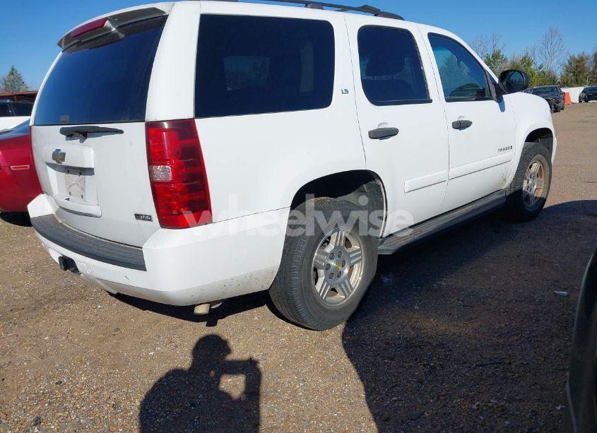 Photo 4 of 2008 Chevrolet Tahoe LS (VIN 1GNFC13098R190401)