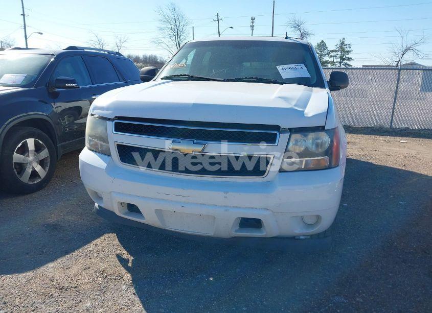 Photo 6 of 2008 Chevrolet Tahoe LS (VIN 1GNFC13098R190401)