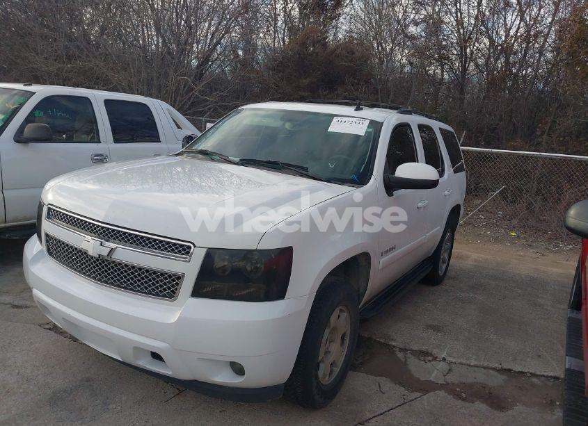 Photo 2 of 2008 Chevrolet Tahoe LT (VIN 1GNFC13098R201333)