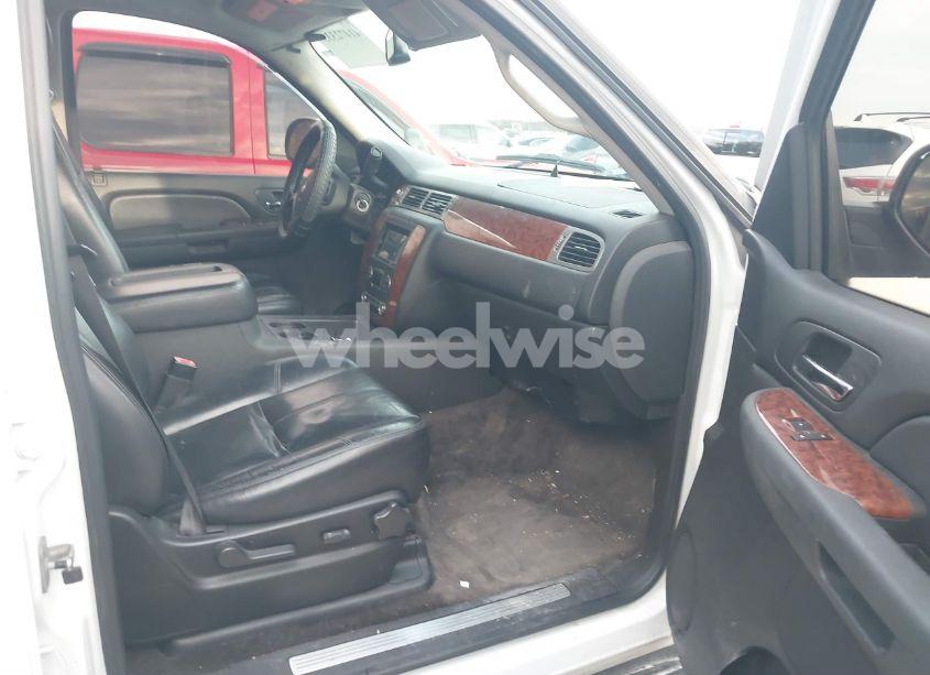 Photo 5 of 2008 Chevrolet Tahoe LT (VIN 1GNFC13098R201333)