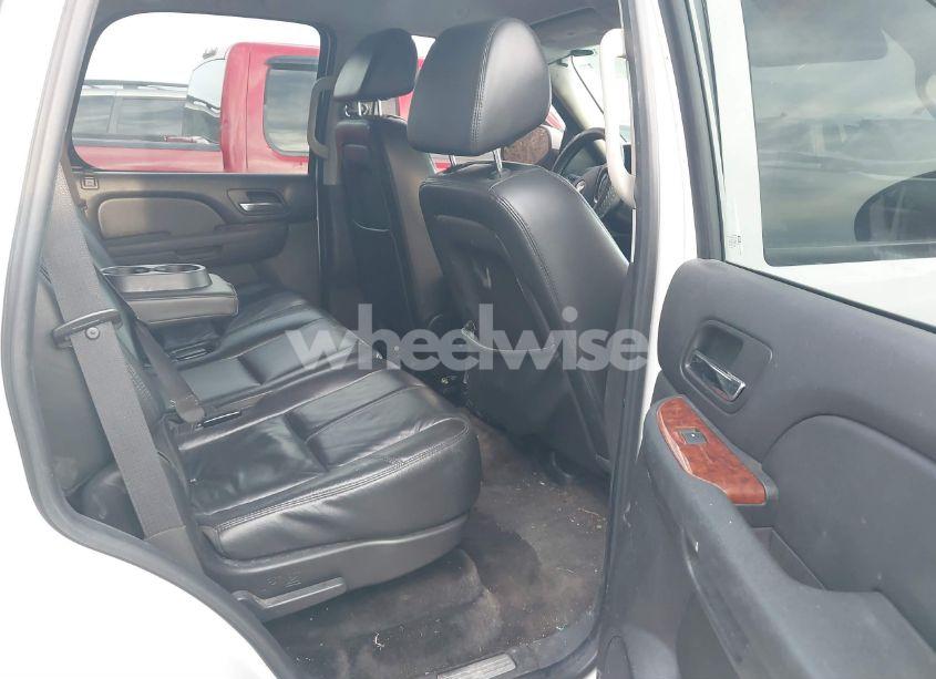 Photo 8 of 2008 Chevrolet Tahoe LT (VIN 1GNFC13098R201333)
