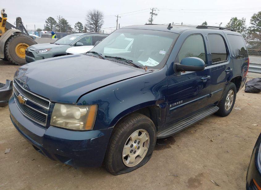 Photo 2 of 2007 Chevrolet Tahoe LT (VIN 1GNFC130X7J145738)