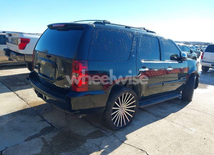 Photo 4 of 2007 Chevrolet Tahoe LT (VIN 1GNFC130X7R297343)