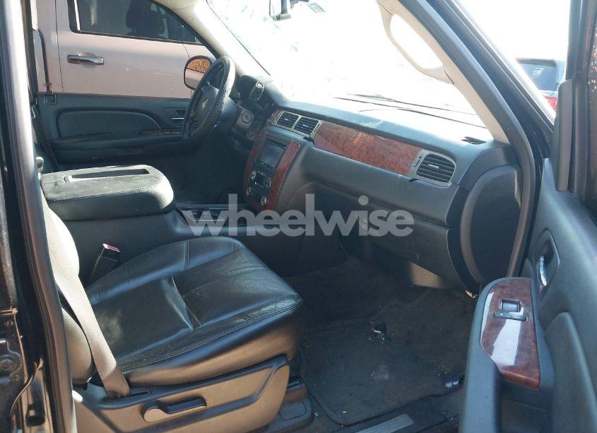 Photo 5 of 2007 Chevrolet Tahoe LT (VIN 1GNFC130X7R297343)