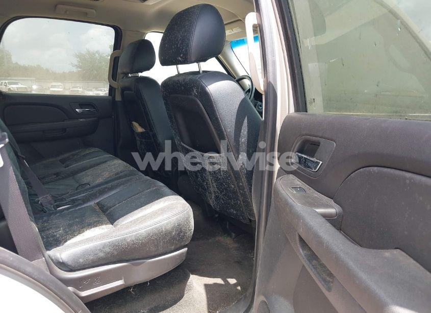 Photo 8 of 2007 Chevrolet Tahoe LS (VIN 1GNFC130X7R353412)