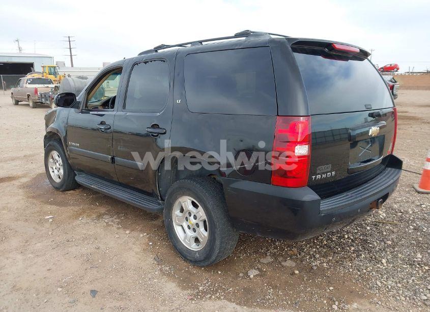 Photo 3 of 2007 Chevrolet Tahoe LT (VIN 1GNFC130X7R361591)