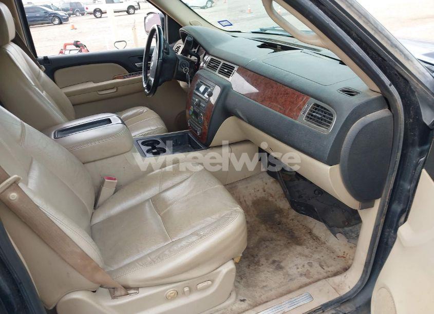 Photo 5 of 2007 Chevrolet Tahoe LT (VIN 1GNFC130X7R361591)