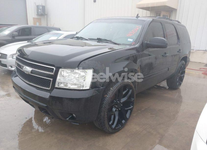 Photo 2 of 2007 Chevrolet Tahoe LT (VIN 1GNFC130X7R395790)