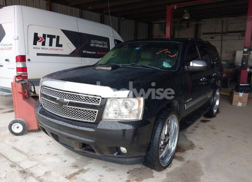 Photo 6 of 2007 Chevrolet Tahoe LTZ (VIN 1GNFC130X7R430537)