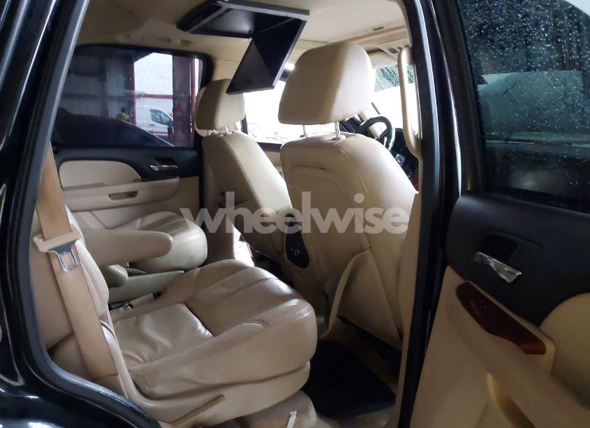 Photo 8 of 2007 Chevrolet Tahoe LTZ (VIN 1GNFC130X7R430537)