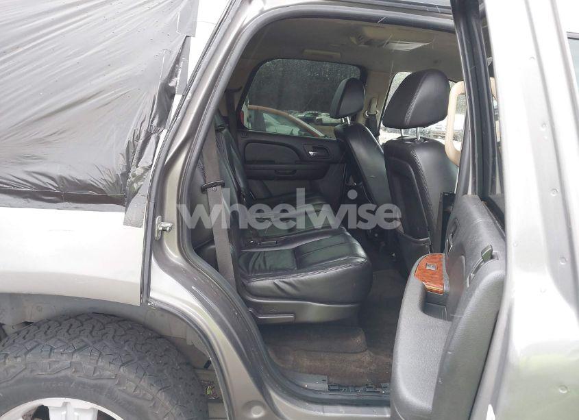 Photo 8 of 2008 Chevrolet Tahoe LT (VIN 1GNFC130X8J200786)