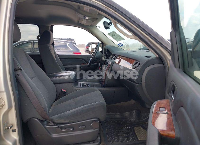 Photo 5 of 2008 Chevrolet Tahoe LT (VIN 1GNFC130X8R154460)