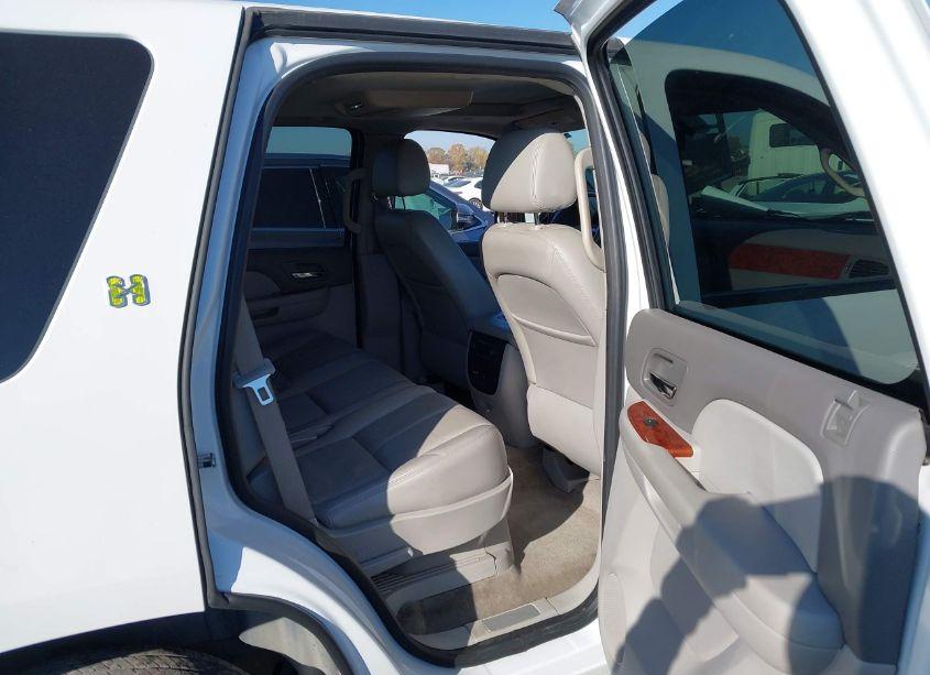 Photo 8 of 2009 Chevrolet Tahoe HYBRID (VIN 1GNFC13569R108296)