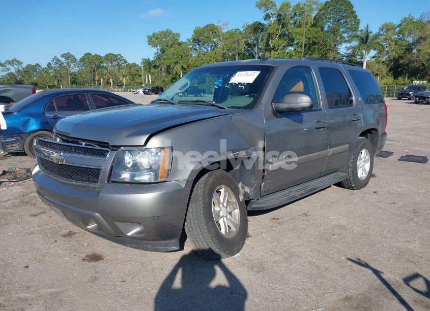 Photo 2 of 2007 Chevrolet Tahoe LS (VIN 1GNFC13C07J395595)