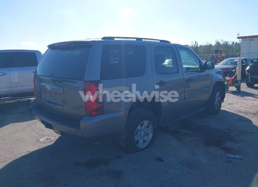 Photo 4 of 2007 Chevrolet Tahoe LS (VIN 1GNFC13C07J395595)
