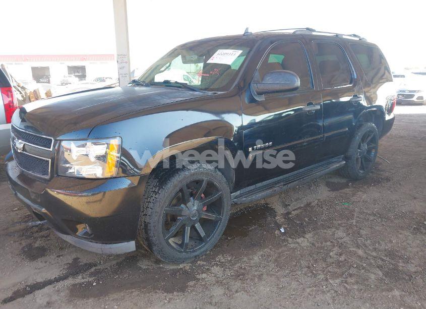 Photo 2 of 2007 Chevrolet Tahoe LS (VIN 1GNFC13C07J400472)