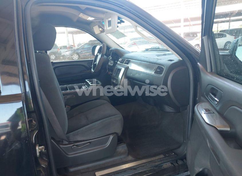 Photo 5 of 2007 Chevrolet Tahoe LS (VIN 1GNFC13C07J400472)