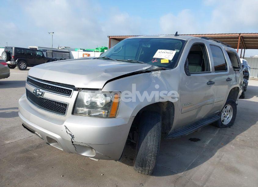 Photo 2 of 2007 Chevrolet Tahoe LS (VIN 1GNFC13C07J405171)