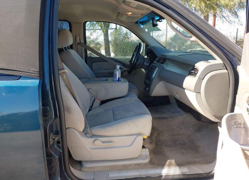Photo 5 of 2007 Chevrolet Tahoe LS (VIN 1GNFC13C07R305881)